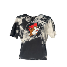 Load image into Gallery viewer, Buc-ee&#39;s I&#39;m Just Here For The Snacks T-Shirt